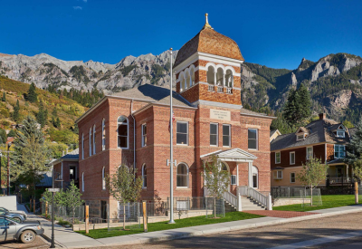 News Flash Graphic of Courthouse